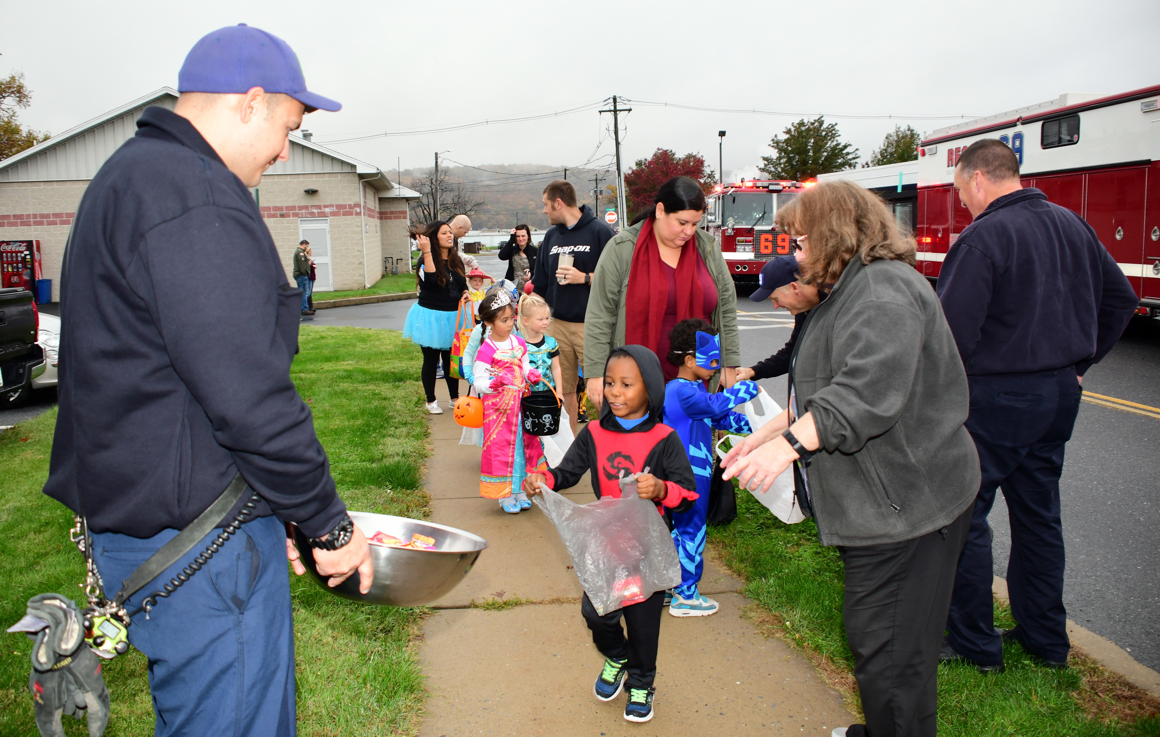 Parade goers in Defense Distribution Center Susquehanna’s annual