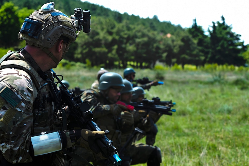 Bulgarian Special Forces and U.S. Army Green Berets, 19th Special Forces Group (Airborne)