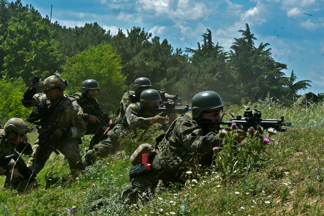Bulgarian Special Forces and U.S. Army Green Berets, 19th Special Forces Group (Airborne)