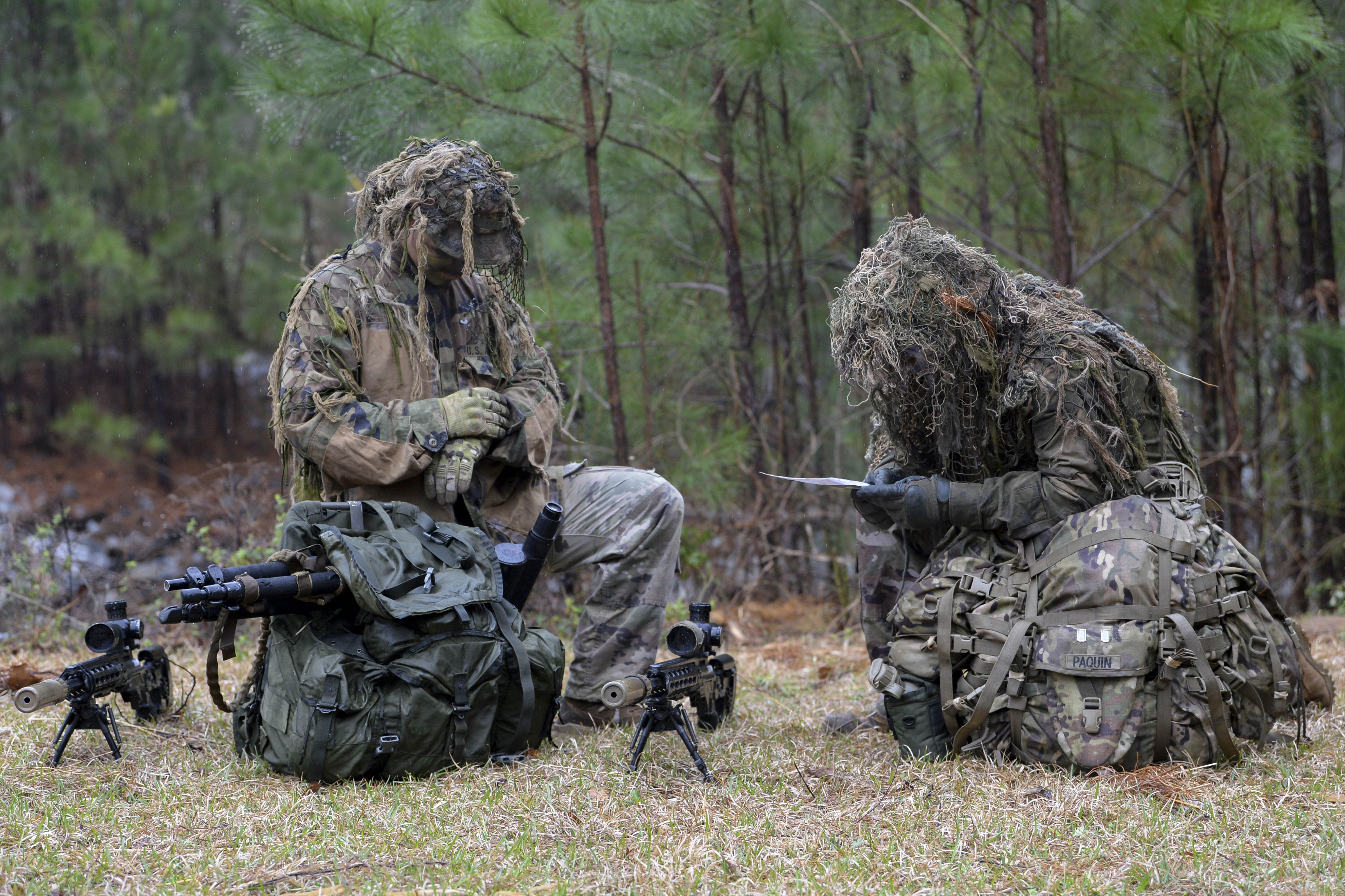 What Spotting Scope Do Army Snipers Use? Elite Gear Unveiled