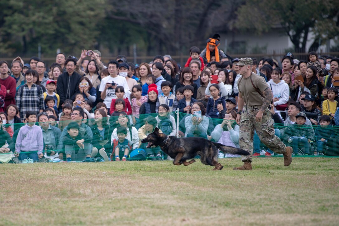 Yokota first for MWDs at Iruma Air Show