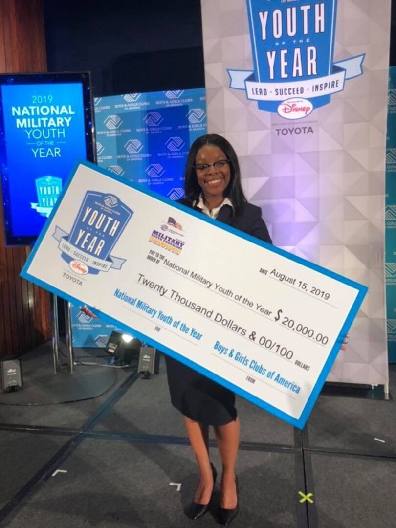 Dasia Bandy received a $20,000 check for becoming the next National Military Youth of the Year.
