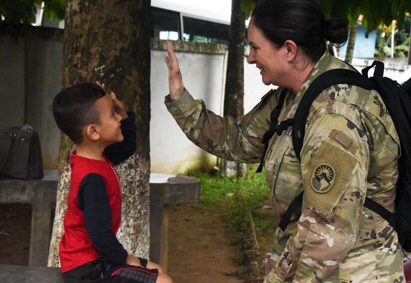 Army Reserve, Ministry of Health partner to bring medical care to Cortés