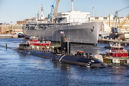 Norfolk Naval Shipyard (NNSY) successfully completed the conversion of USS La Jolla (SSN 701) into a Moored Training Ship Nov. 7.    
La Jolla is the first of two next-generation training ships converted at NNSY to become land-based platforms for training nuclear Sailors at the Nuclear Power Training Unit (NPTU) in Charleston, South Carolina.