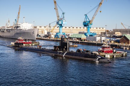 Norfolk Naval Shipyard (NNSY) successfully completed the conversion of USS La Jolla (SSN 701) into a Moored Training Ship Nov. 7.    
La Jolla is the first of two next-generation training ships converted at NNSY to become land-based platforms for training nuclear Sailors at the Nuclear Power Training Unit (NPTU) in Charleston, South Carolina.