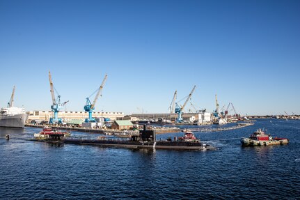 Norfolk Naval Shipyard (NNSY) successfully completed the conversion of USS La Jolla (SSN 701) into a Moored Training Ship Nov. 7.    
La Jolla is the first of two next-generation training ships converted at NNSY to become land-based platforms for training nuclear Sailors at the Nuclear Power Training Unit (NPTU) in Charleston, South Carolina.