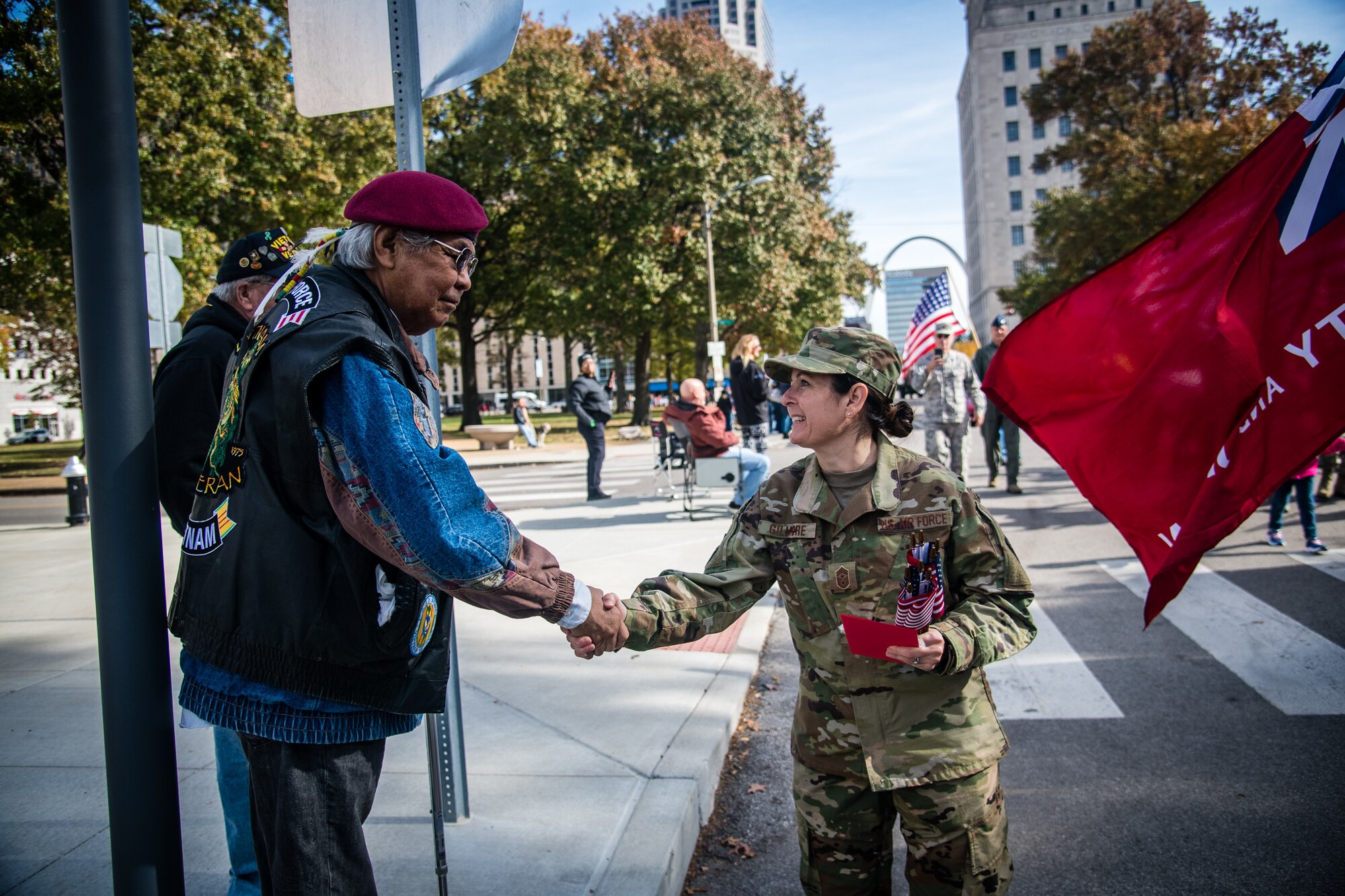 932nd Airlift Wing Command Chief Master Sgt. Barbara Gilmore thanks a veteran during the St. Louis Veterans Day Parade, downtown St. Louis, Missouri, Nov. 9, 2019.(U.S. Air Force photo by Christopher Parr)