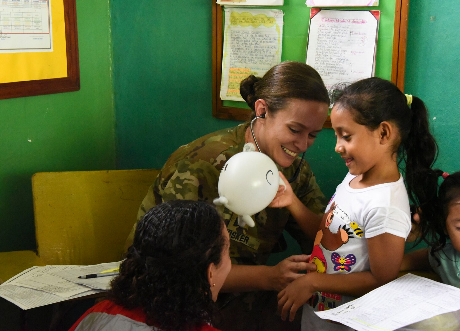 Army Reserve, Ministry of Health partner to bring medical care to Cortés