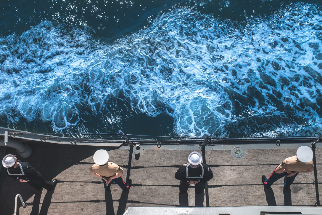 Photo of Marines manning the rail