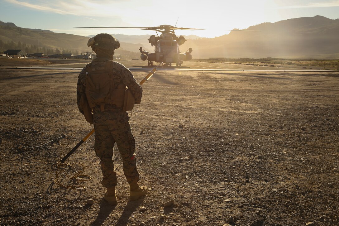 Marines with 1st Supply Battalion prepares to conduct an external lift during Mountain Exercise.