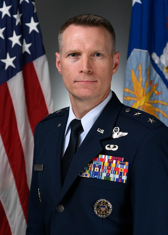 Maj Gen Lance Landrum BIO photo