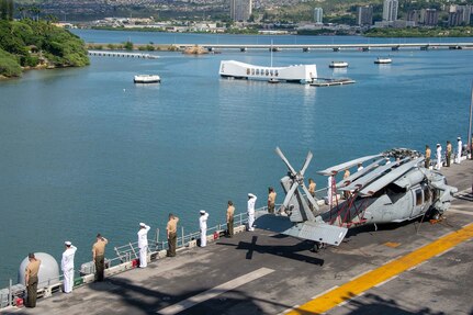 Boxer Amphibious Ready Group, 11th MEU Arrive in Pearl Harbor