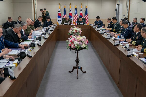 Army Gen. Mark A. Milley, chairman of the Joint Chiefs of Staff, and Chairman of the Republic of Korea Joint Chiefs of Staff Gen. Hanki Park participate in the 44th Republic of Korea and U.S. Military Committee Meeting at the Ministry of National Defense in Seoul, Republic of Korea, Nov. 14, 2019.