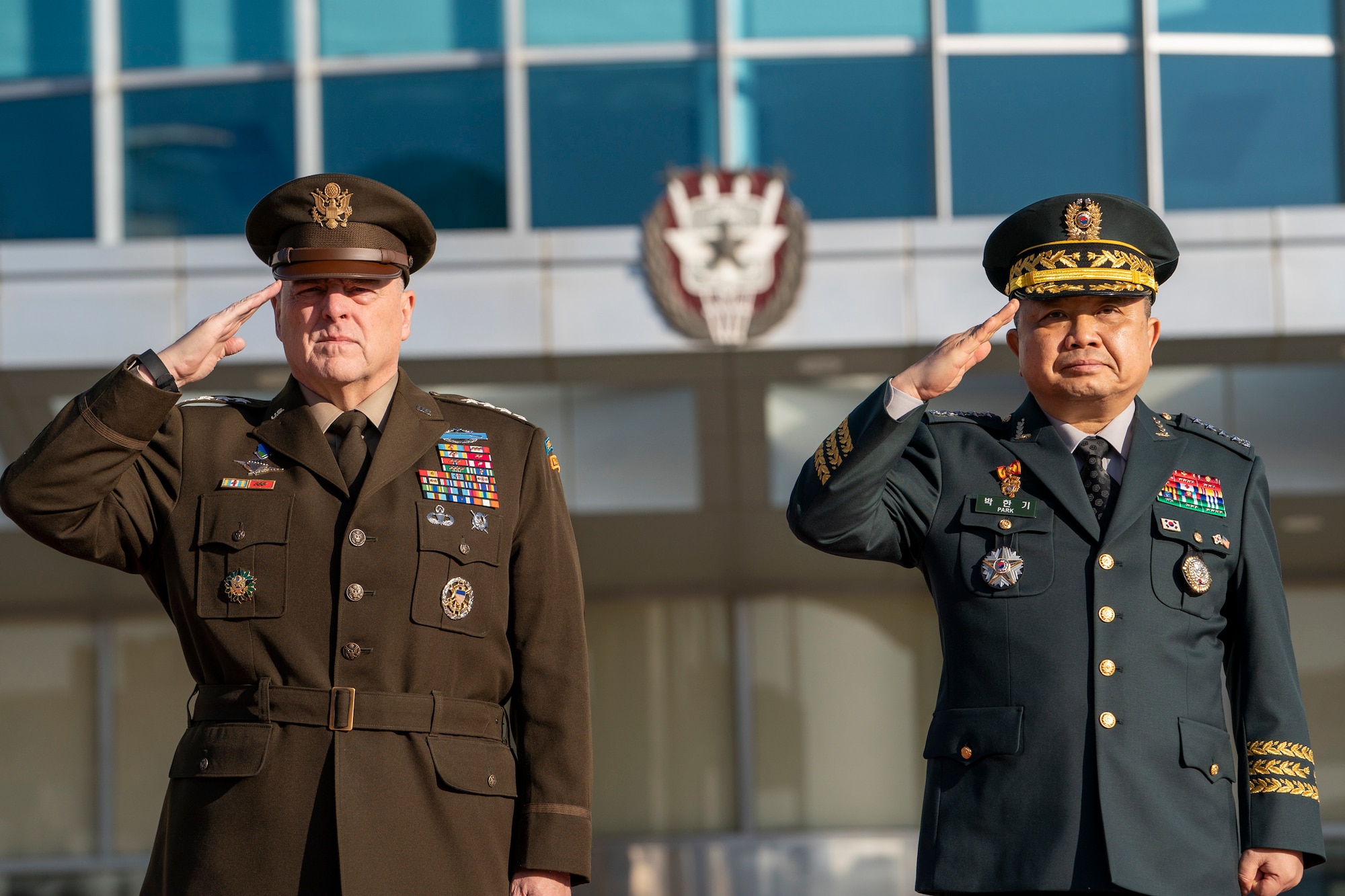Army Gen. Mark A. Milley, chairman of the Joint Chiefs of Staff, and Chairman of the Republic of Korea Joint Chiefs of Staff Gen. Hanki Park participate in a full honors welcome ceremony during the 44th Republic of Korea and U.S. Military Committee Meeting at the Ministry of National Defense in Seoul, Republic of Korea, Nov. 14, 2019.