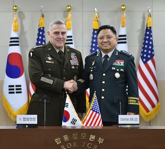 Army Gen. Mark A. Milley, chairman of the Joint Chiefs of Staff, and Chairman of the Republic of Korea Joint Chiefs of Staff Gen. Hanki Park pose for a photo during the 44th Republic of Korea and U.S. Military Committee Meeting at the Ministry of National Defense in Seoul, Republic of Korea, Nov. 14, 2019.