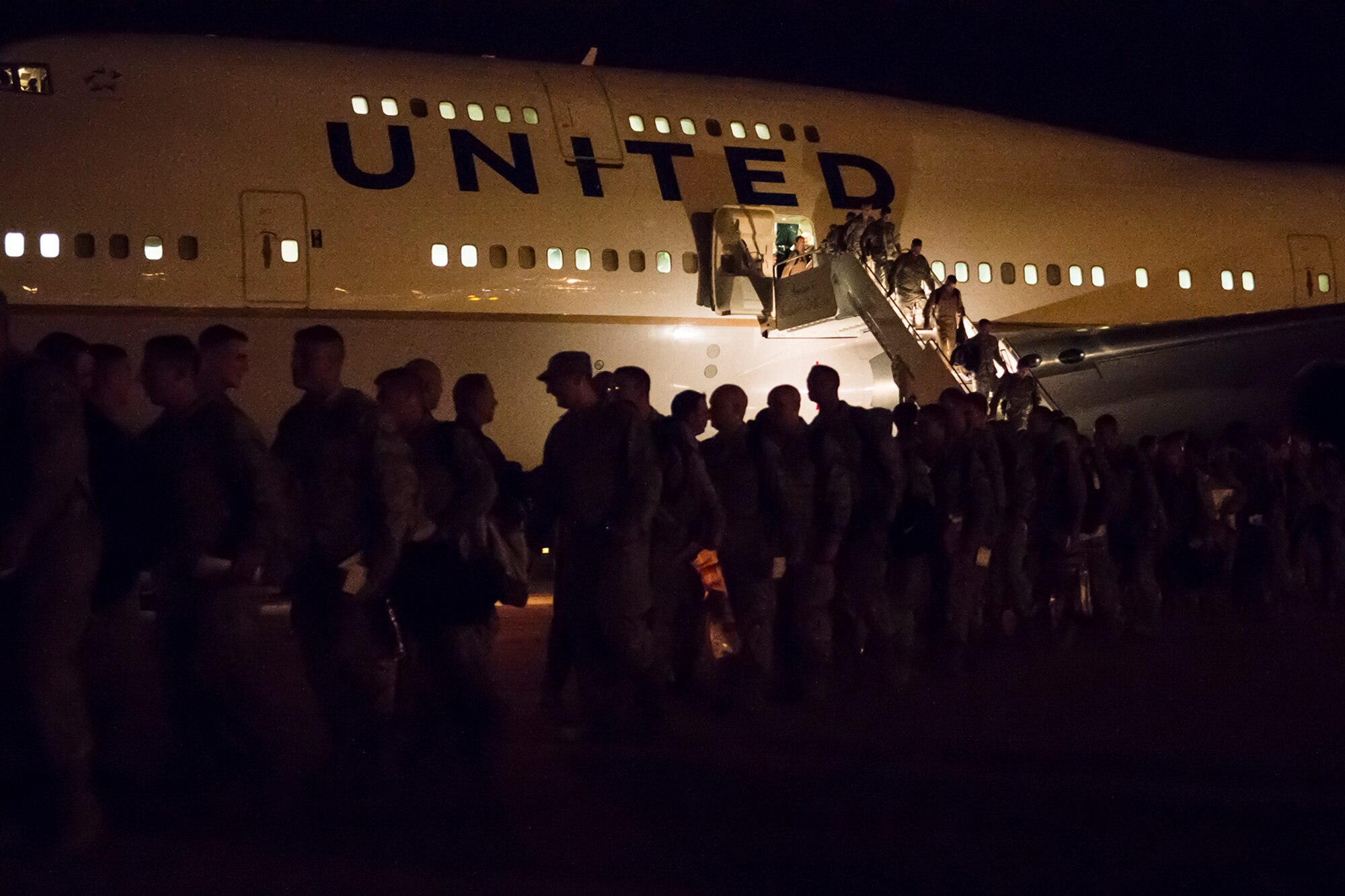 Photo of Airmen returning home from deployment