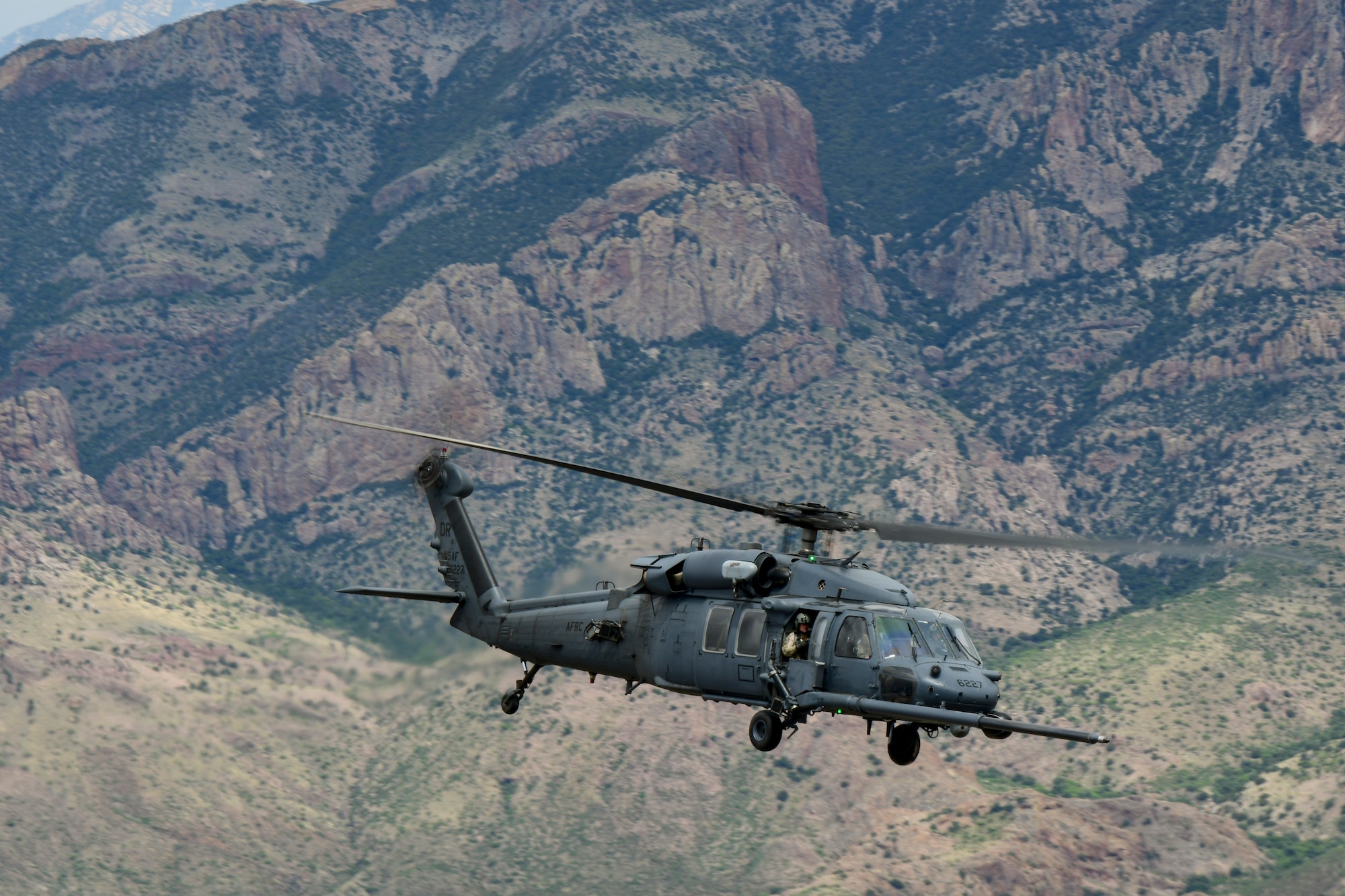 HH-60 flies over Arizona