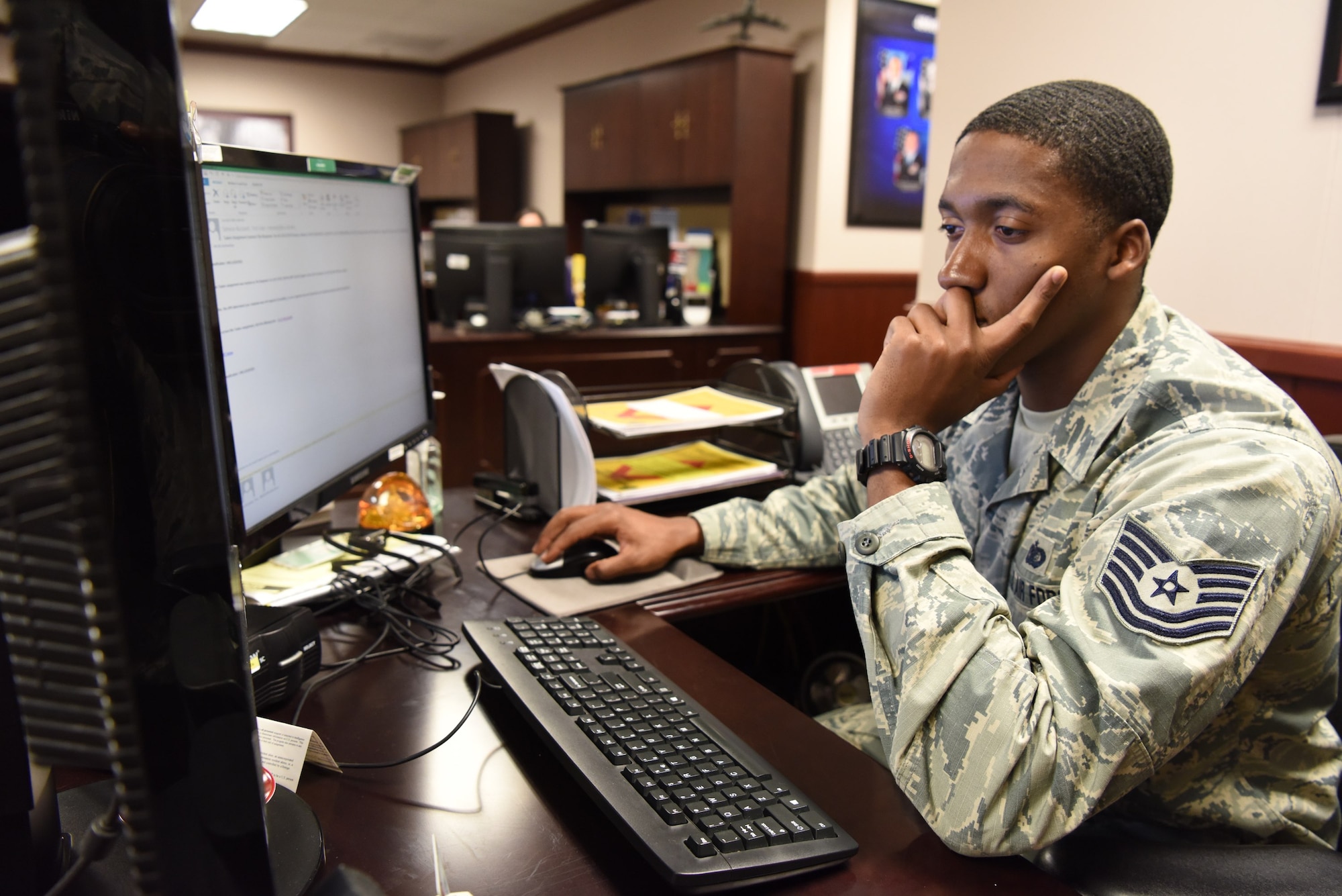 Tech. Sgt. Andrew Wright is the administration support section chief, Chief Information Office Headquarters at the Defense Intelligence Agency on Joint Base Anacostia-Bolling, Washington, D.C. He is the “AFDW Around the World” Airman highlight for Nov.20, 2019. The Air Force District of Washington encompasses more than 30,000 Airmen in 1,758 units stationed at 500 locations in 108 countries. AFDW Airmen execute varied missions around the world alongside service members and civilians from different Air Force major commands, joint units and international organizations. (Courtesy photo)