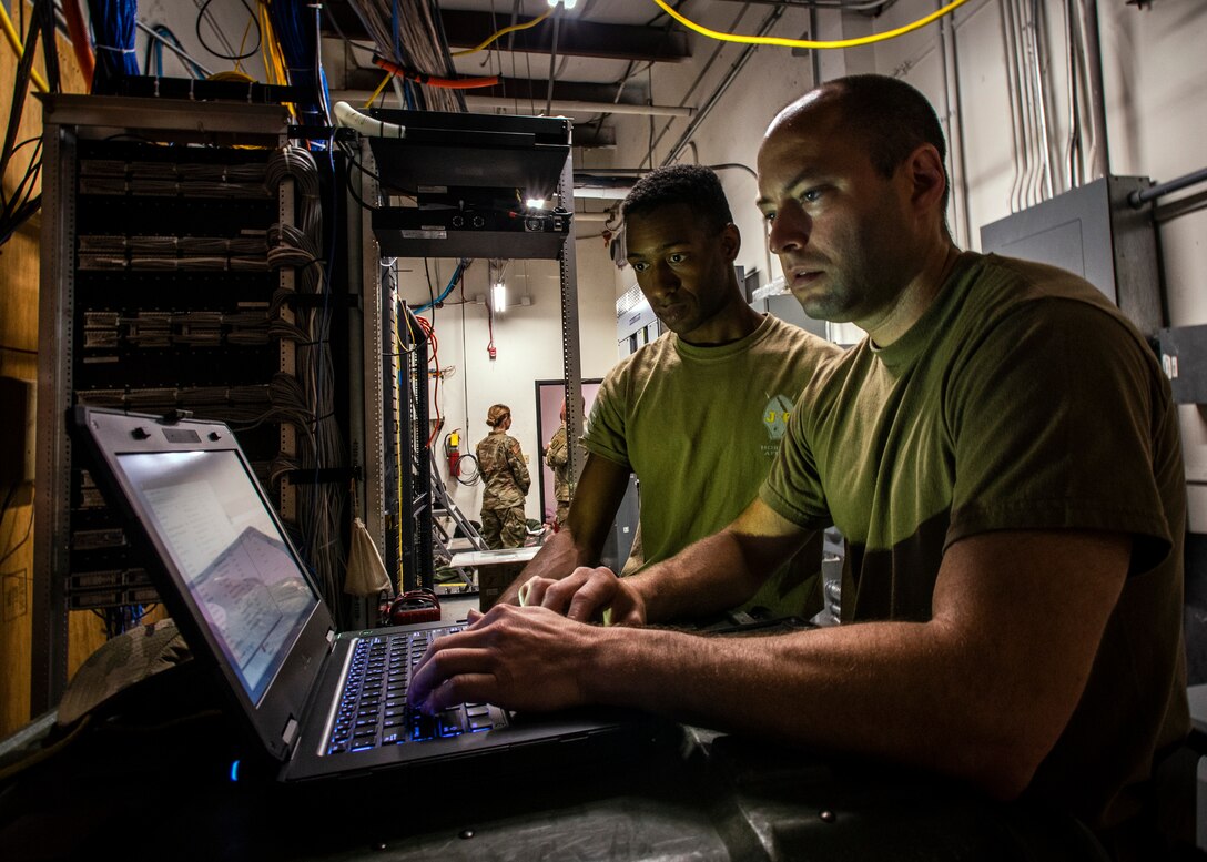 South Carolina Army National Guardsmen from 228th Signal Brigade out of Spartanburg, South Carolina, set up Joint Incident Site Command Center package to support Horry County Emergency Operations Center with back-up communications system, September 15, 2018 (U.S. Army National Guard/Brian Calhoun)