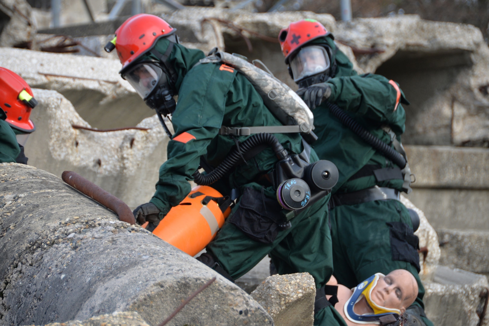 New York Army National Guard search-and-extraction team members assigned to Bravo Company, 152nd Brigade Engineer Battalion, prepare a simulated victim for extraction during Homeland Response Force training at Joint Base McGuire Dix Lakehurst in Lakehurst, N.J. Nov.15, 2019.