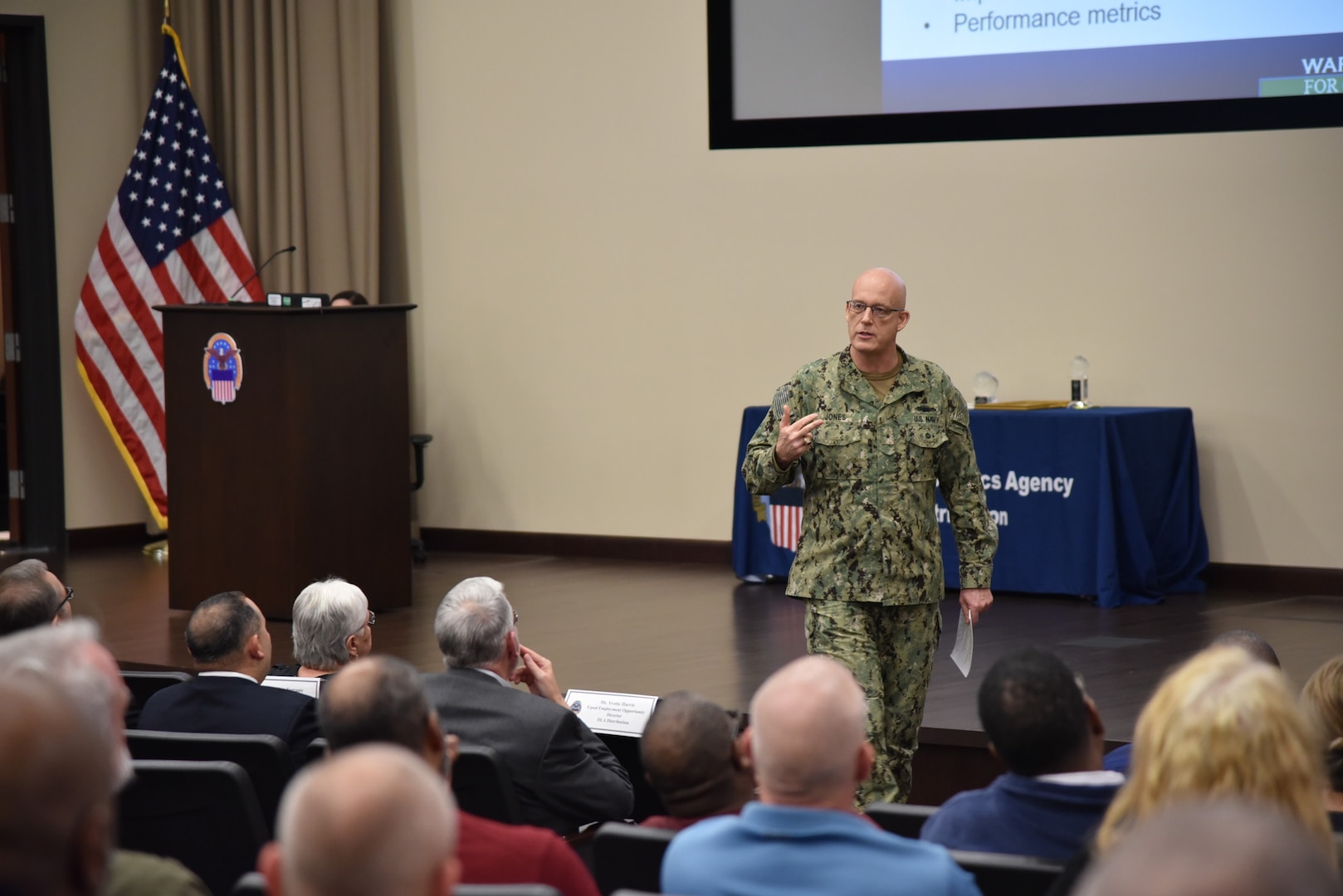 Distribution Commanding Officer presents awards, discusses strategic plan at town hall