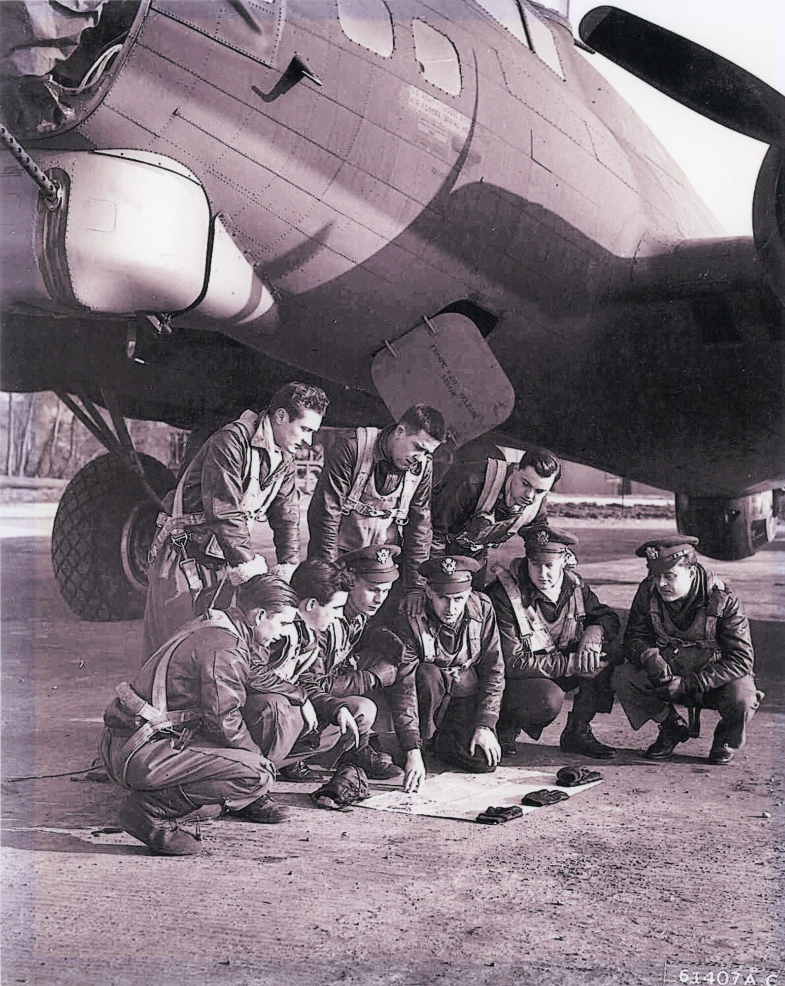 Photo of Ostler and his B-17 crew in 1943