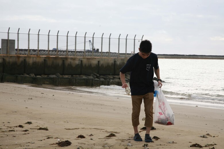 日本の高校生が海兵隊へ感謝状