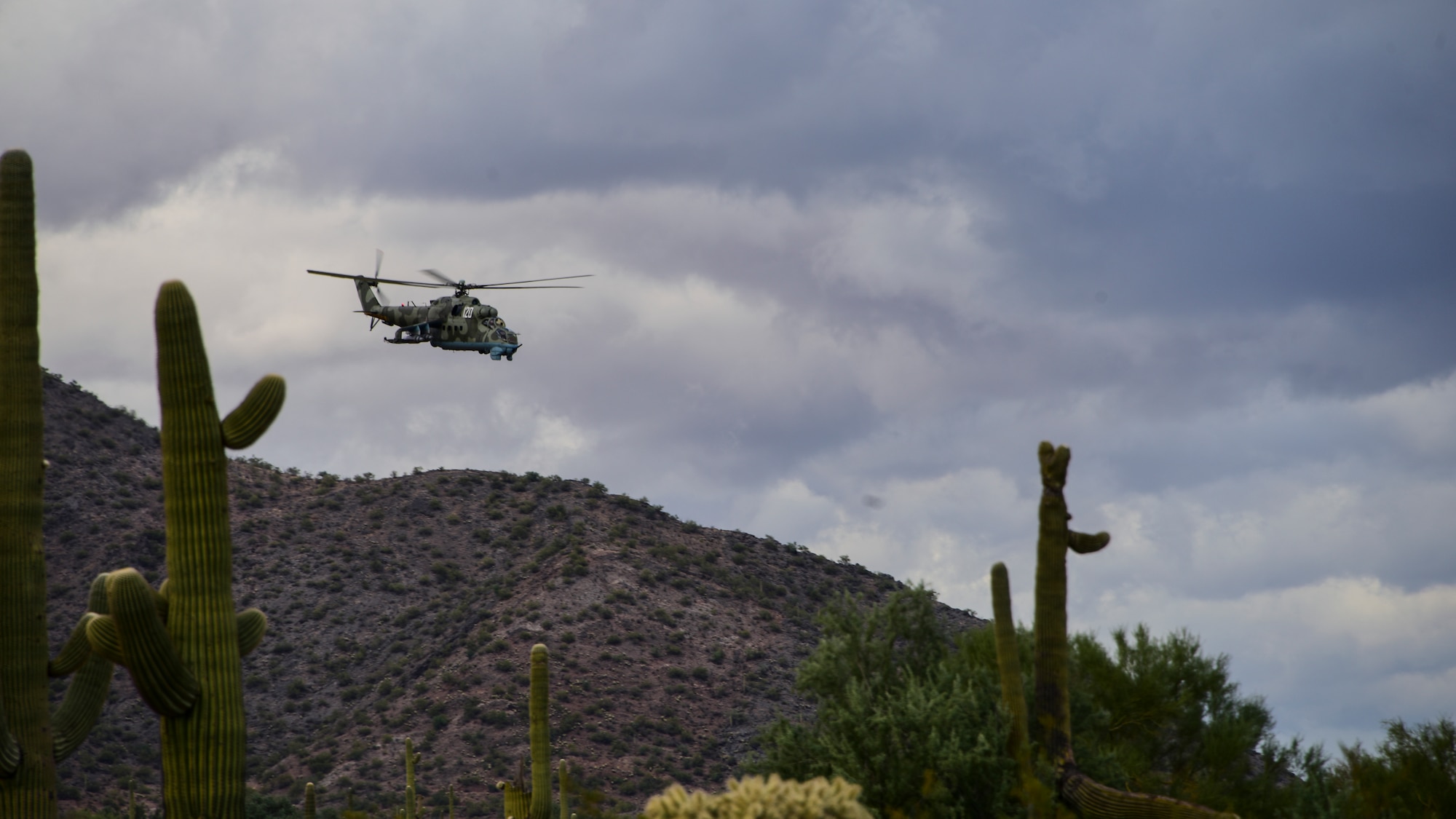 Mi-24 flies over Arizona