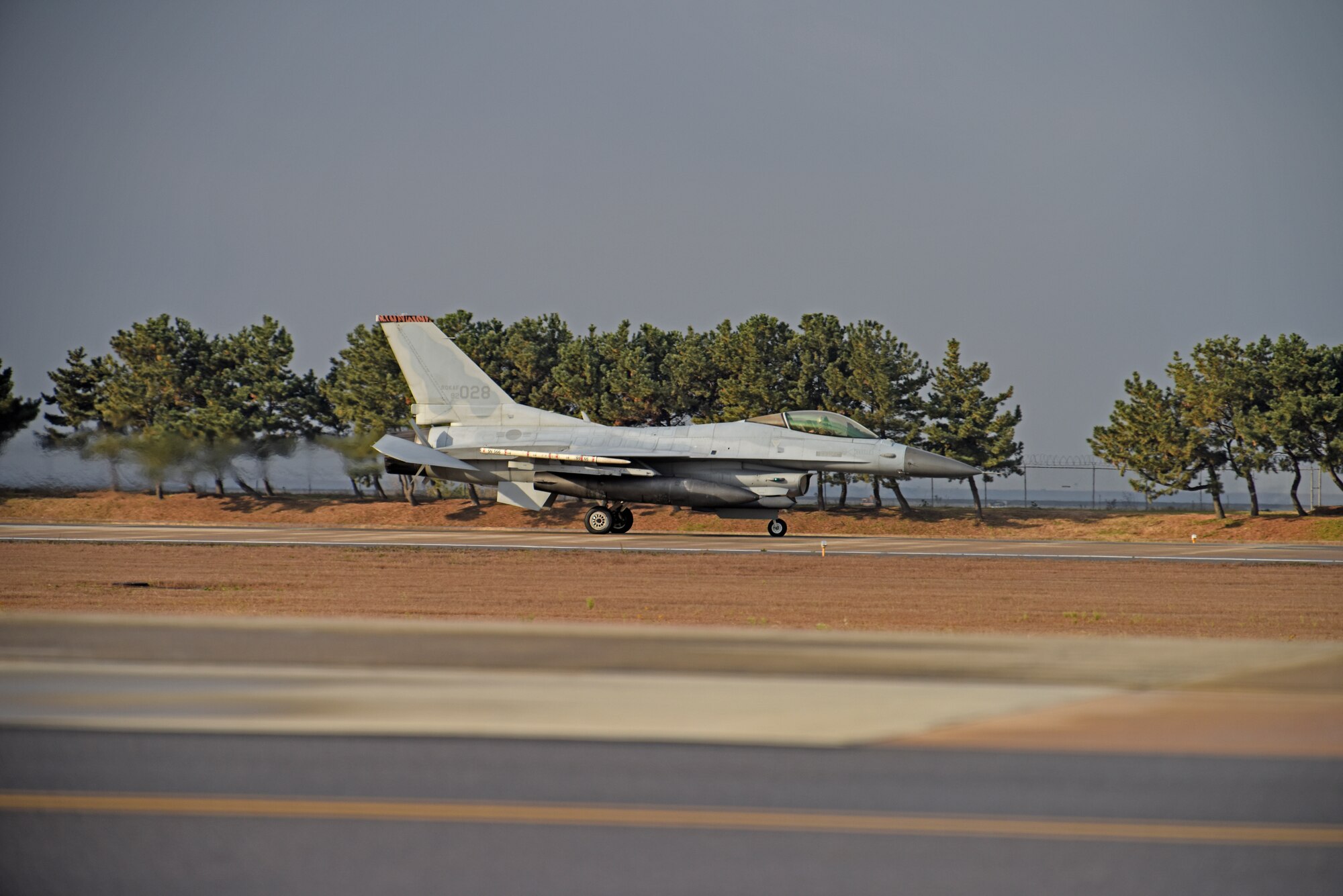 A Republic of Korea Air Force KF-16 Fighting Falcon assigned to the 38th Fighter Group lands at Kunsan Air Base, Republic of Korea, Nov. 19, 2019. The 8th Fighter Wing and the 38th FG provide security, stability and prosperity on the Korean Peninsula and the Indo-Pacific region. (U.S. Air Force photo by Staff Sgt. Mackenzie Mendez)