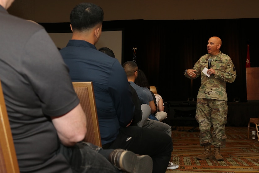 Army Reserve, California Guard come together for Yellow Ribbon event