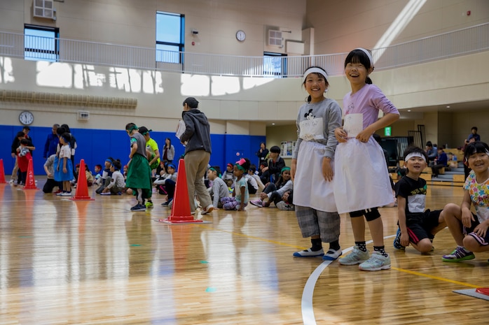 Japanese and MCAS Iwakuni residents compete together in Undokai event
