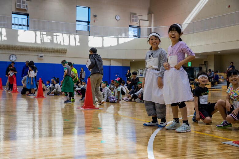 Japanese and MCAS Iwakuni residents compete together in Undokai event