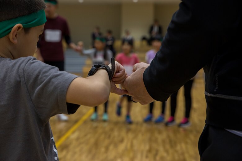 Japanese and MCAS Iwakuni residents compete together in Undokai event