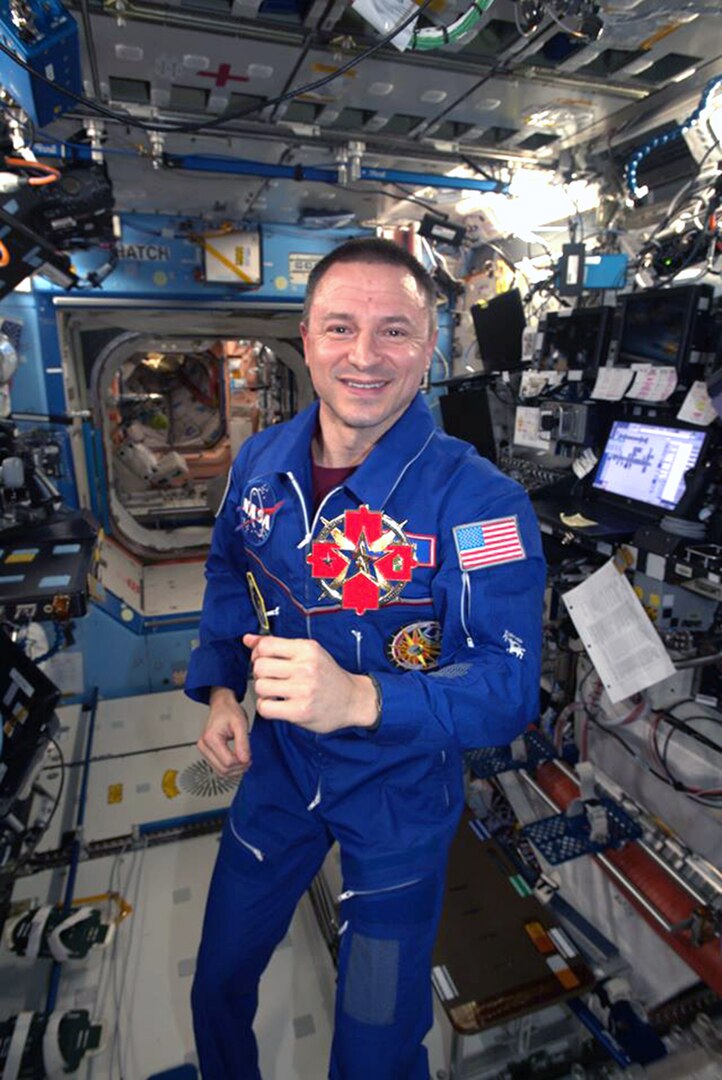 Col. Andrew Morgan, formerly assigned to BAMC as an emergency physician, arrived on the International Space Station July 20, 2019, the 50th anniversary of the moon landing. Morgan will spend more than six months conducting about 350 science investigations. “It is an honor to have Brooke Army Medical Center, the gold standard in military trauma and burn care, aboard the International Space Station with me,” said Morgan, who then displayed an organization T-shirt and set a BAMC coin spinning in zero gravity to huge cheers and applause.