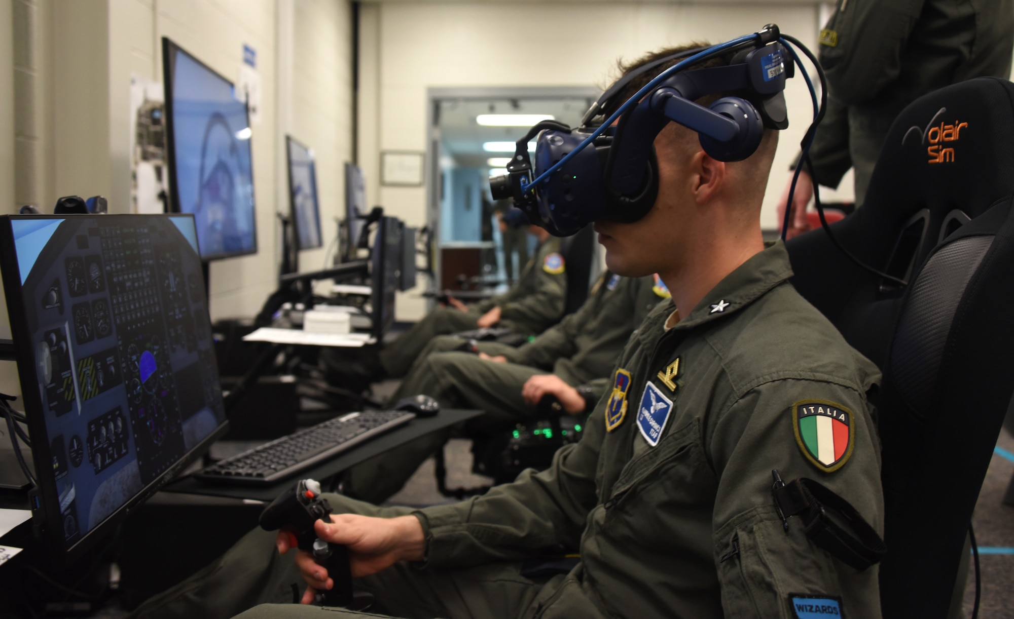 Student pilot participates in mixed reality