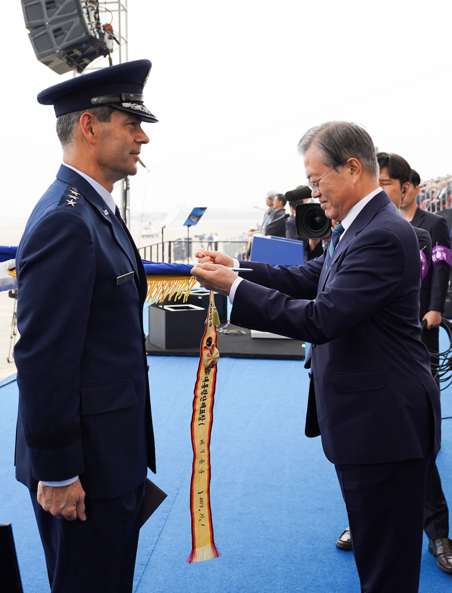 Lt. Gen. Kenneth S. Wilsbach, Seventh Air Force commander, accepted the Republic of Korea Presidential Unit Citation to Seventh Air Force from President Moon Jae-in during a Korean Armed Forces Day celebration at Daegu Air Base, ROK, on October 1. (Courtesy photo)