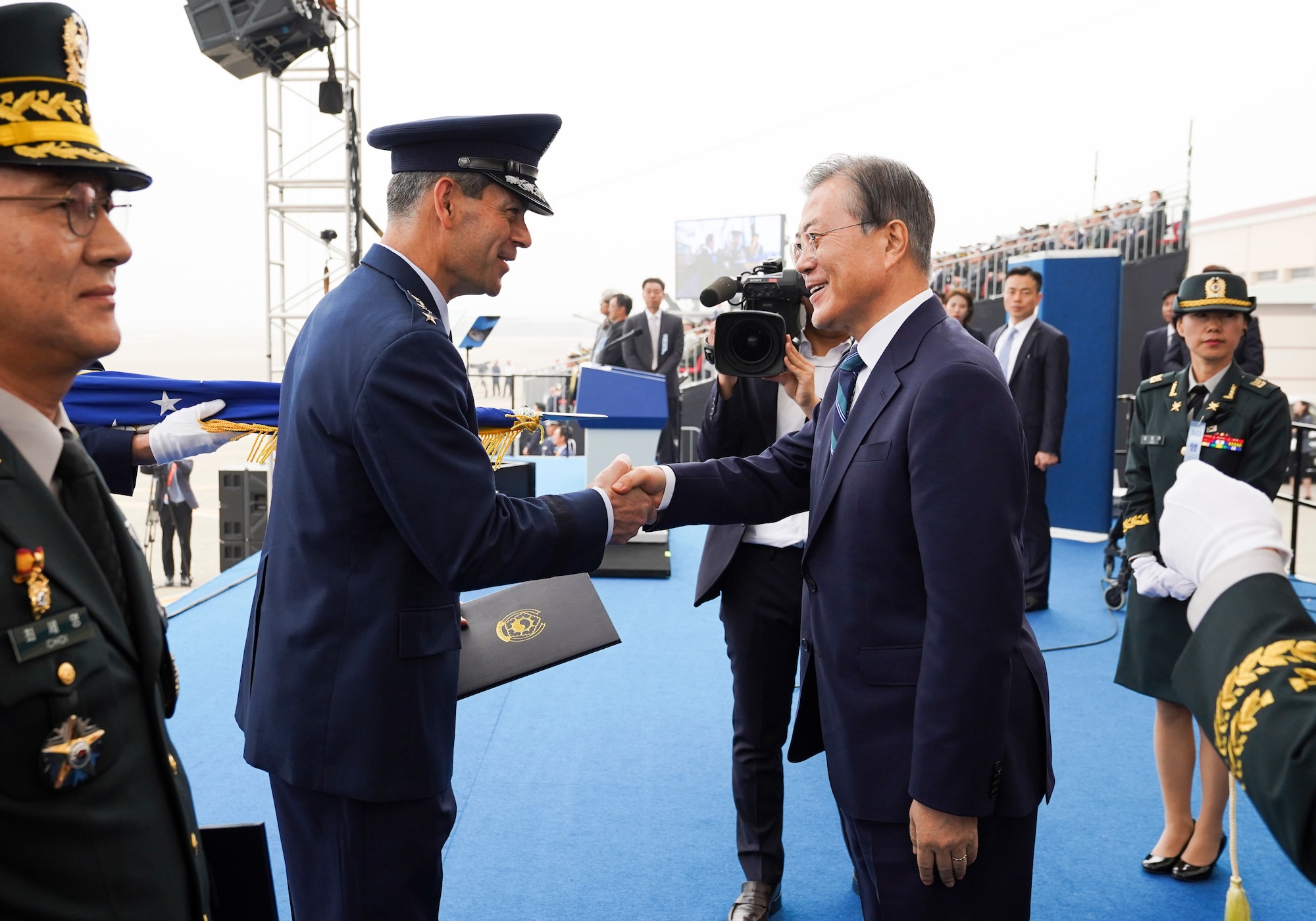 Lt. Gen. Kenneth S. Wilsbach, Seventh Air Force commander, accepted the Republic of Korea Presidential Unit Citation to Seventh Air Force from President Moon Jae-in during a Korean Armed Forces Day celebration at Daegu Air Base, ROK, on October 1. (Courtesy photo)