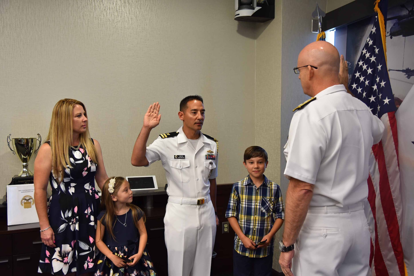 DLA Distribution’s Hendricks promoted to lieutenant commander