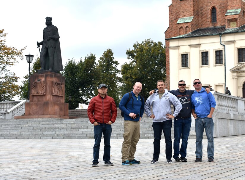 652nd Regional Support Group arrives in Poland, uncases unit colors