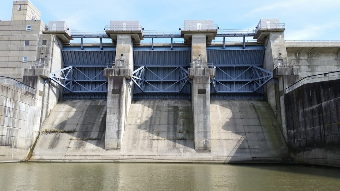 J. Edward Roush Lake dam at no-flow state
