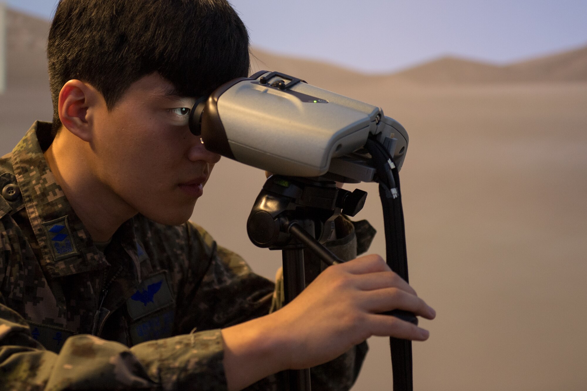 607 ASOG, ROKAF conduct JTAC simulator training