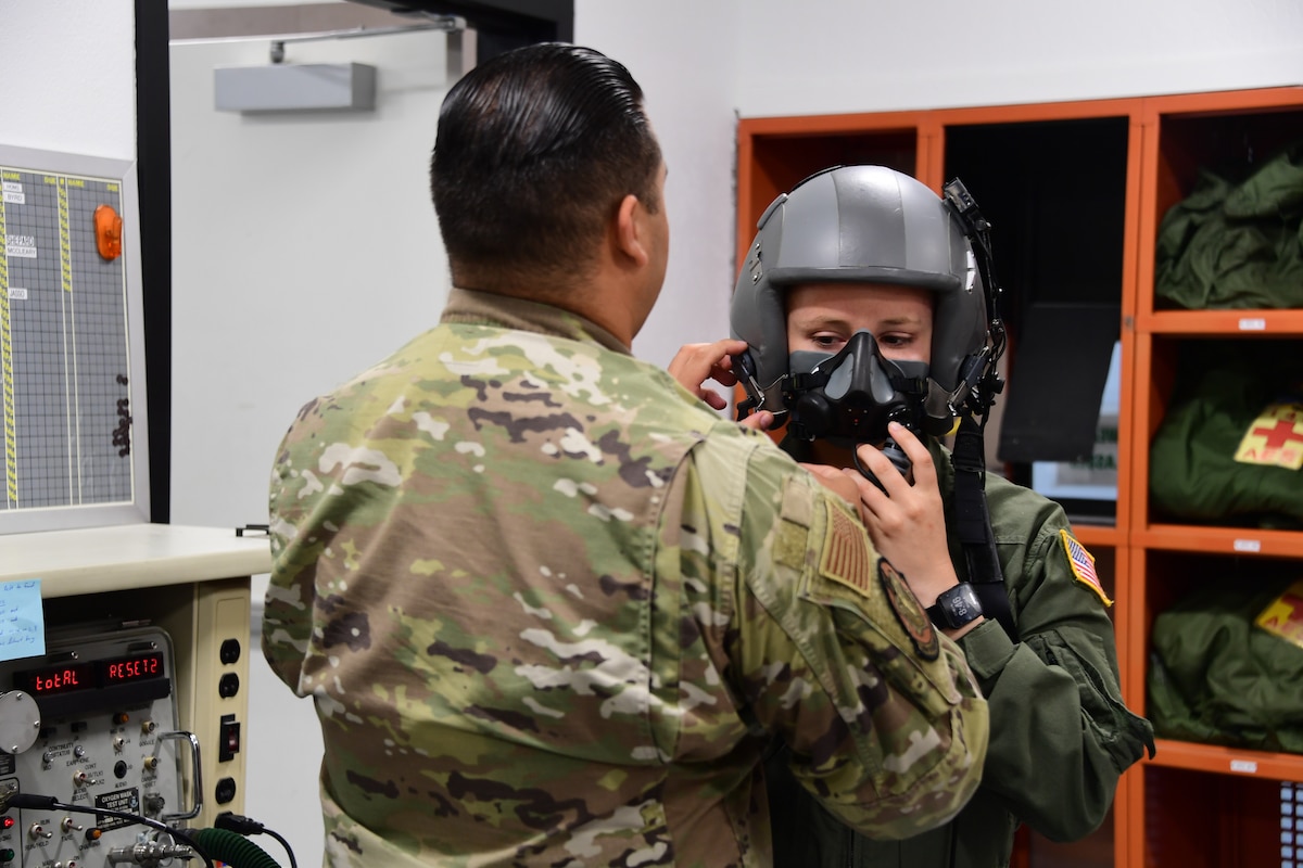 Approximately 20 students from the University of California Los Angeles ROTC (Reserve Officer Training Corps) visited the 146th   Airlift Wing (146 AW) during a base tour at the Channel Islands Air National Guard Station, Port Hueneme, California. Sept. 4, 2019. (U.S. Air National Guard photo by Senior Airman Romee Stephens)