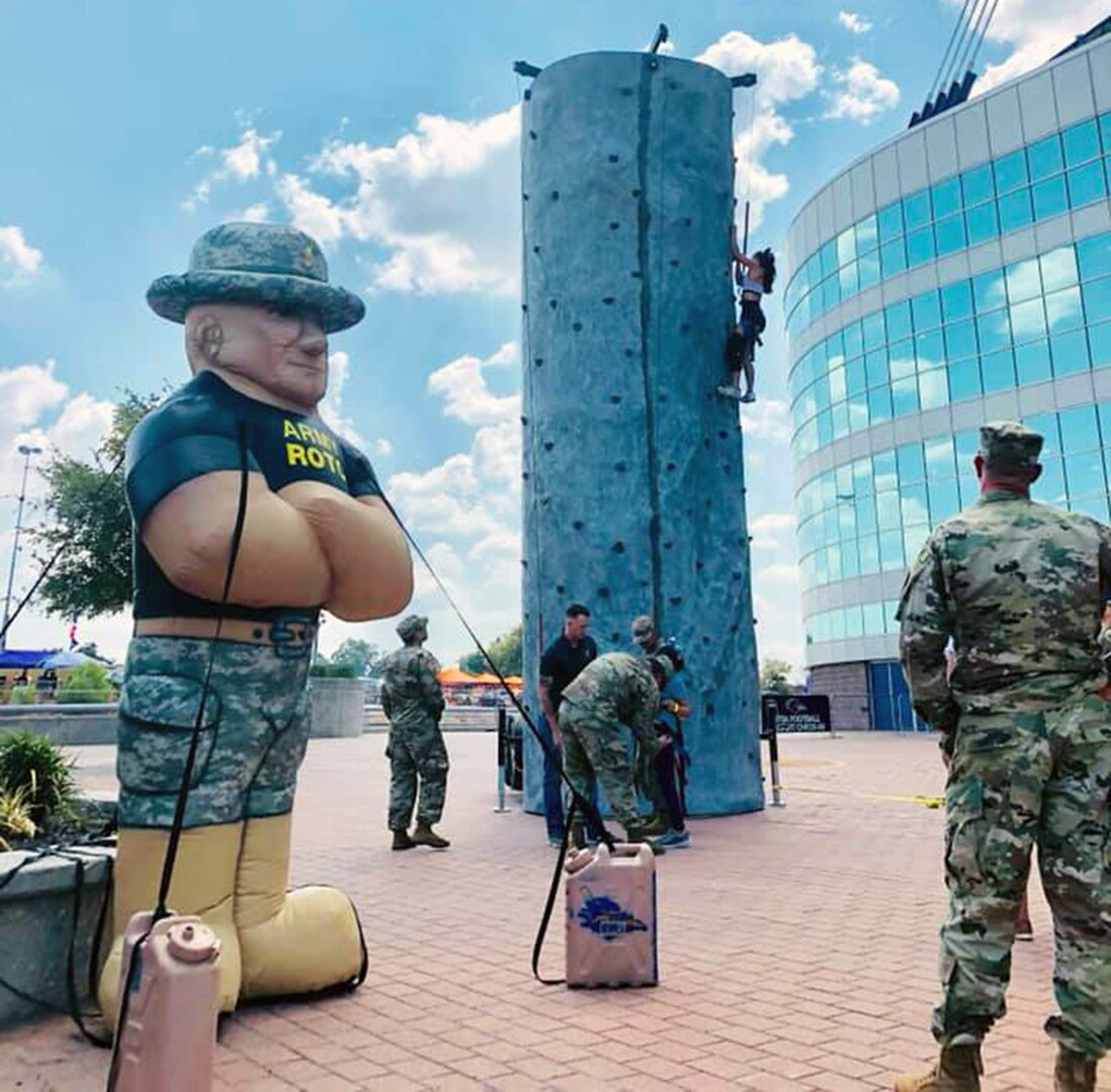 Army ROTC cadets from the University of Texas at San Antonio’s Roadrunner Battalion, 5th Brigade Army ROTC, participated in the first-ever UTSA vs. Army Military Appreciation Game at the Alamodome in San Antonio Sept. 14.