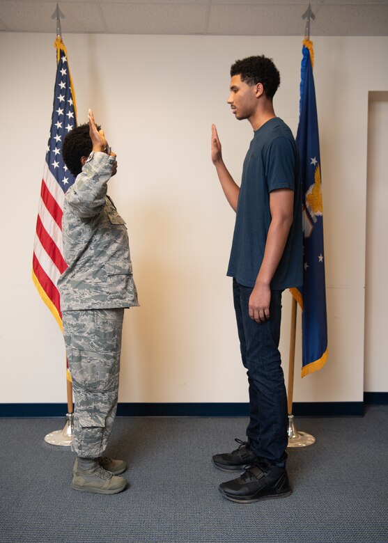 A new member joins the Virginia Air National Guard