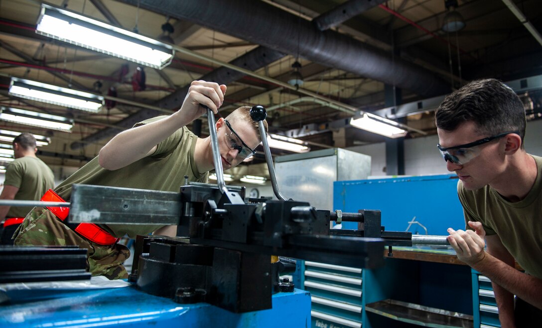 18th EMS supports Kadena’s aircraft