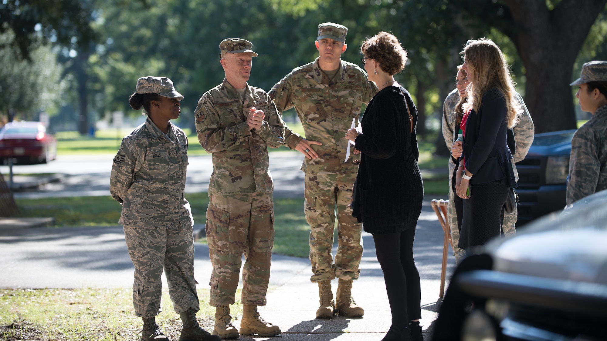 Gen. Ray tours 2nd BW, fosters competition culture in Airmen