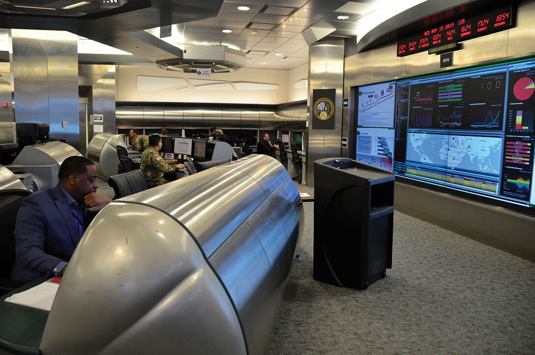 Operations at U.S. Army Cyber Command (ARCYBER) headquarters, Fort Belvoir, Va., May 15, 2019. (Photo by Bill Roche)