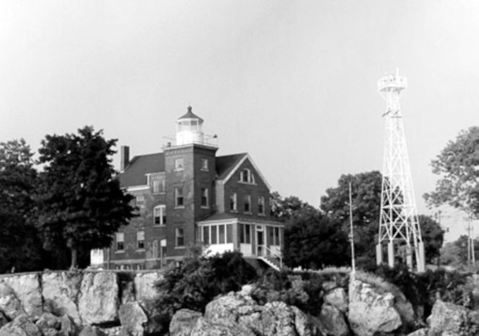 south-bass-island-lighthouse-united-states-coast-guard-all