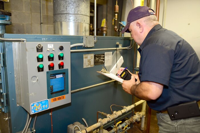 Civil Engineering Technician’s ‘business first’ personality enables him to get things done for Robins