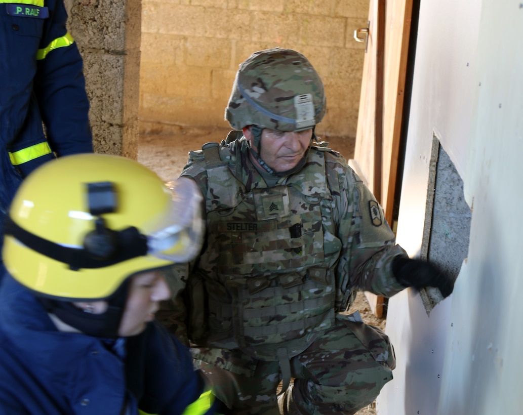 Disaster relief exercise tests German, American first responders